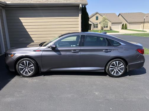 Photo 2 of 10 of 2019 Honda Accord Hybrid Touring